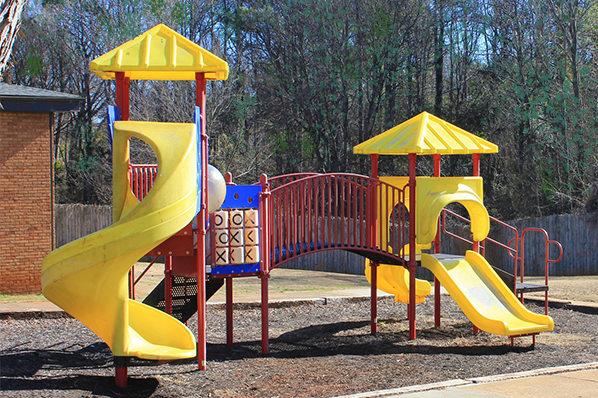 Children's playground at Magnolia Ridge